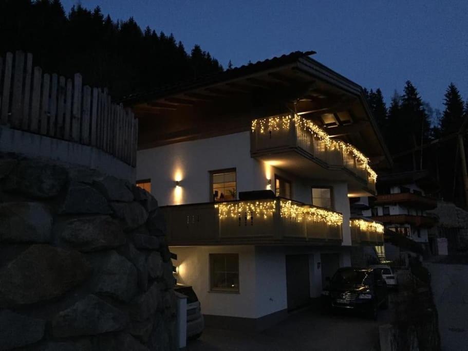 Ferienhaus Zillertal Panorama Blick Balkon Sauna Zellberg Extérieur photo