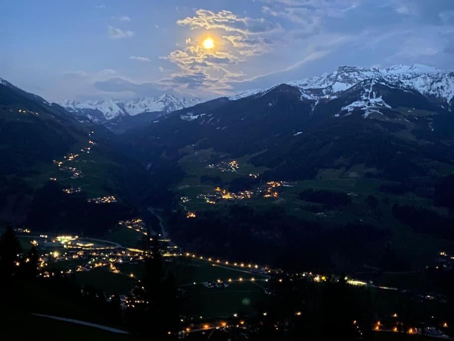 Ferienhaus Zillertal Panorama Blick Balkon Sauna Zellberg Extérieur photo