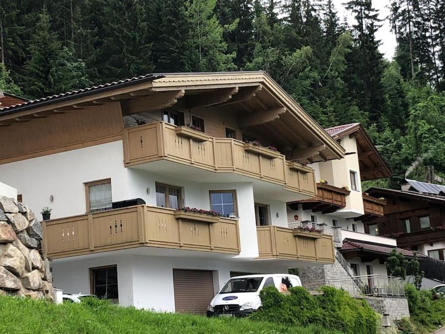 Ferienhaus Zillertal Panorama Blick Balkon Sauna Zellberg Extérieur photo